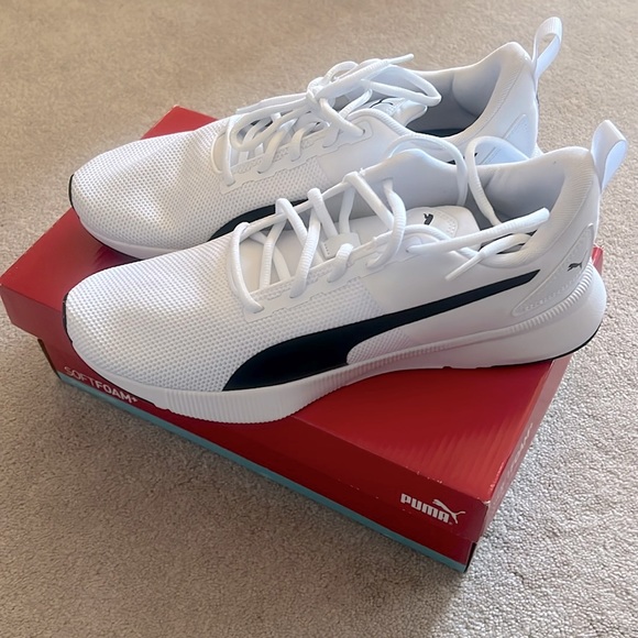 Flyer Runner Soft Foam Optimal Comfort Sneakers - Picture 1 of 1